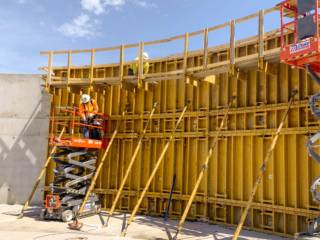 Walls for Clarifier Tank using EFCO REDI-RADIUS 