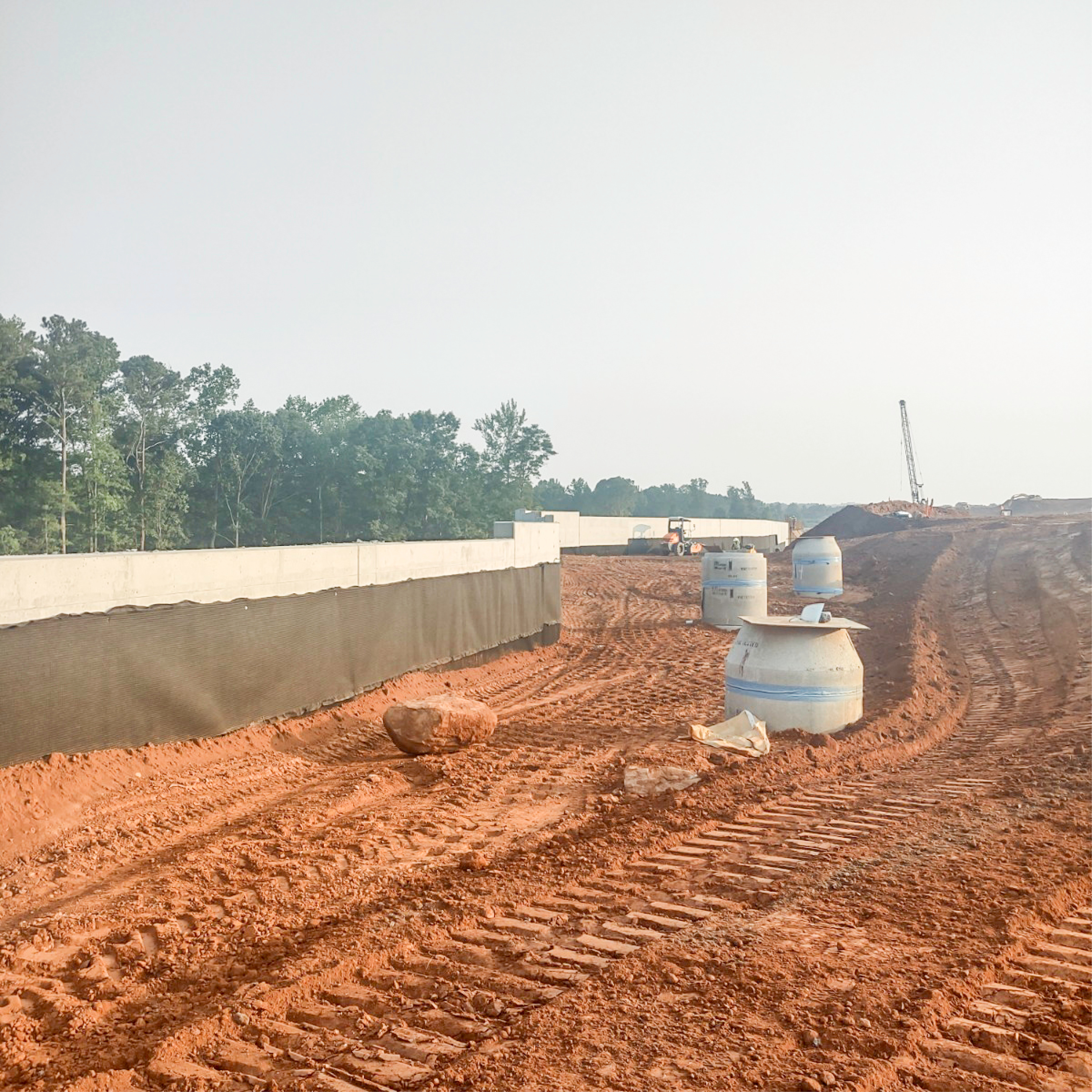 The E-BEAM &amp; SUPER STUD system&rsquo;s adaptability allowed for the formwork to be easily reconfigured to match the varied heights of the walls, ranging in height from 13' to 18'.