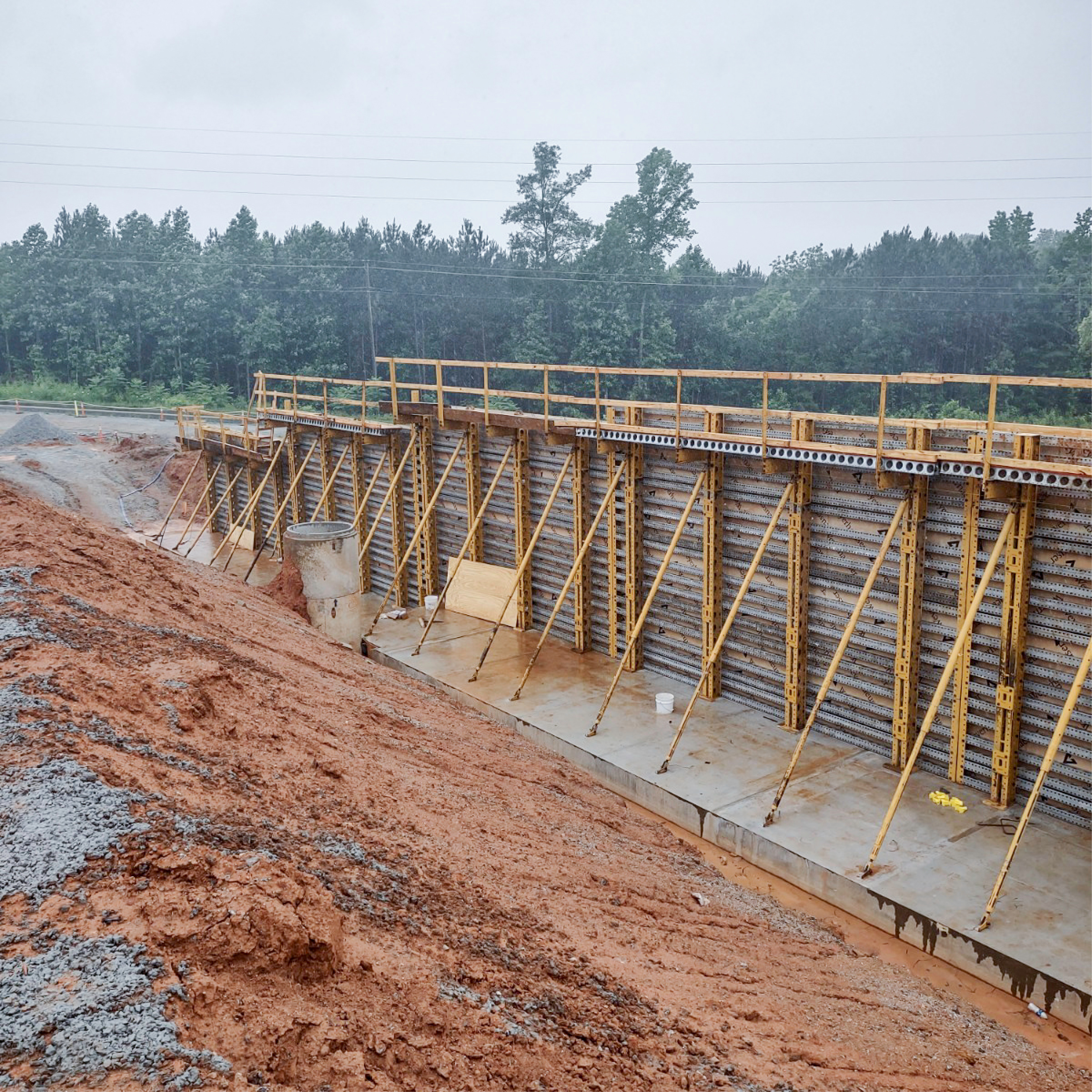 The E-BEAM &amp; SUPER STUD system&rsquo;s adaptability allowed for the formwork to be easily reconfigured to match the varied heights of the walls, ranging in height from 13' to 18'.