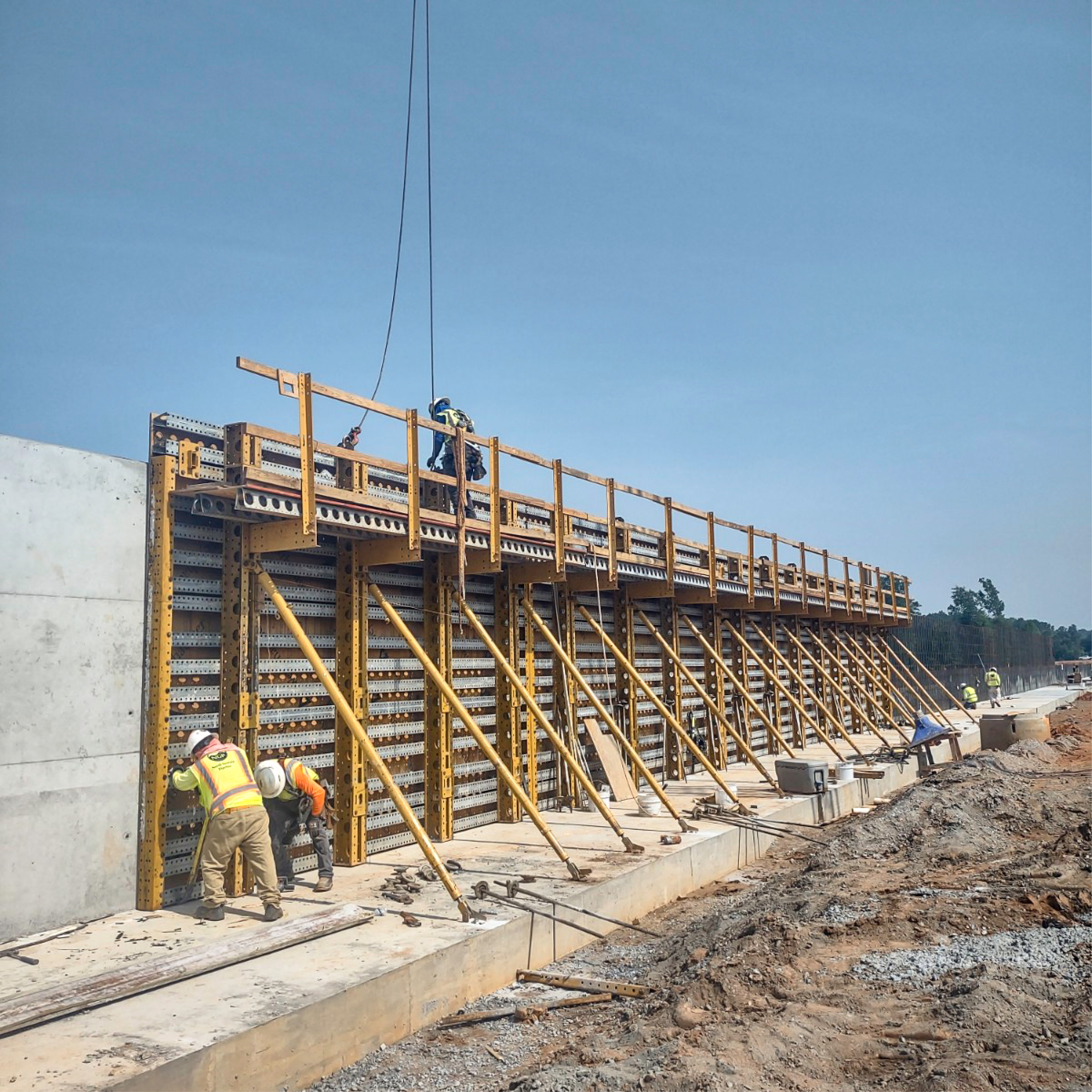 The E-BEAM &amp; SUPER STUD system&rsquo;s adaptability allowed for the formwork to be easily reconfigured to match the varied heights of the walls, ranging in height from 13' to 18'.