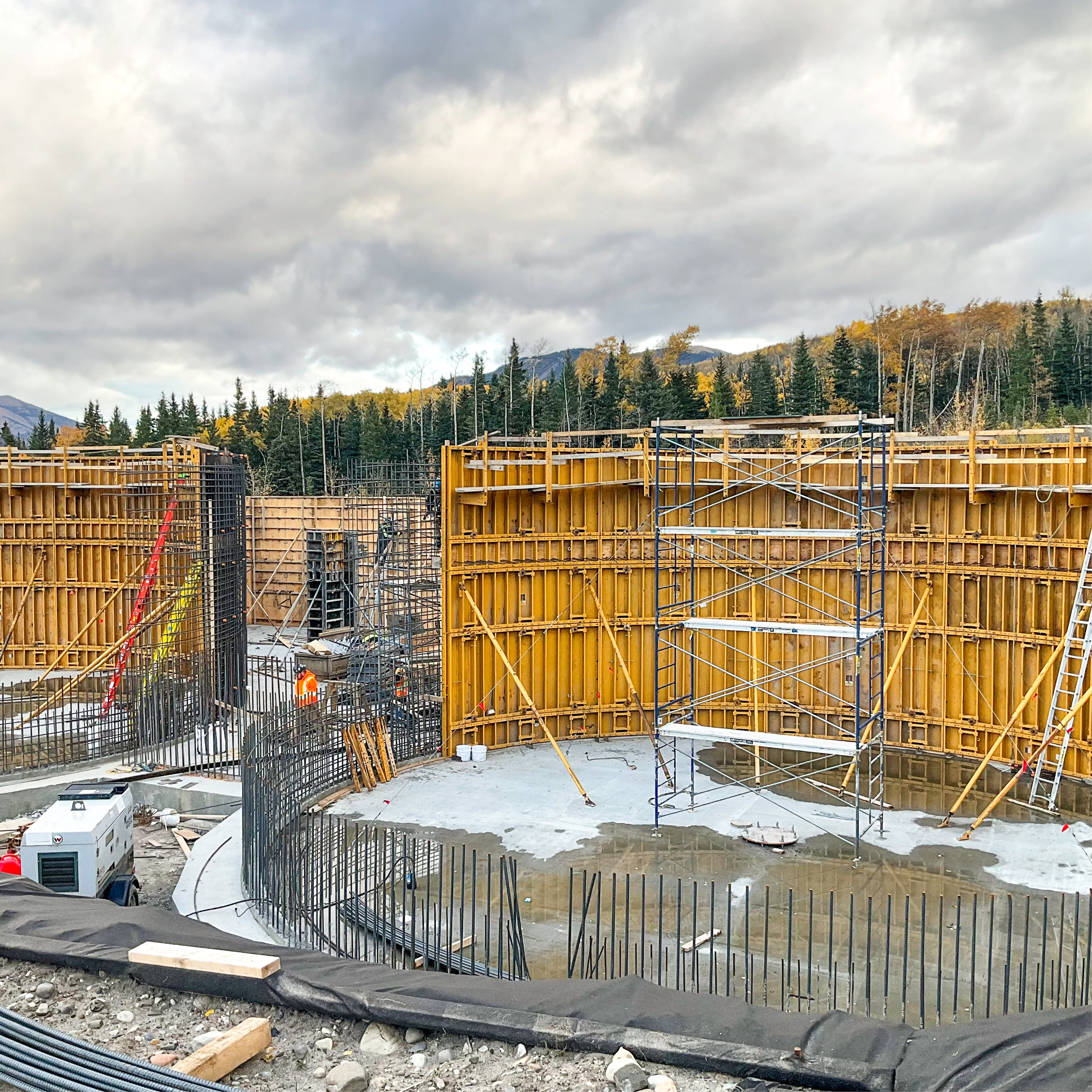 Grande Cache Wastewater Treatment Facility | Airdrie Using REDI-RADIUS dowel panels at the specific height needed for the launder trough installation eliminated the need for expensive couplers.