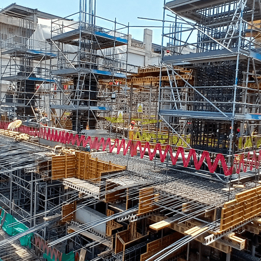 EFCO’s E-Z DECK®, HAND-E-FORM®, and SUPER STUD® systems supported Lima’s Shopping La Molina II expansion, solving deep beams and cantilever challenges.