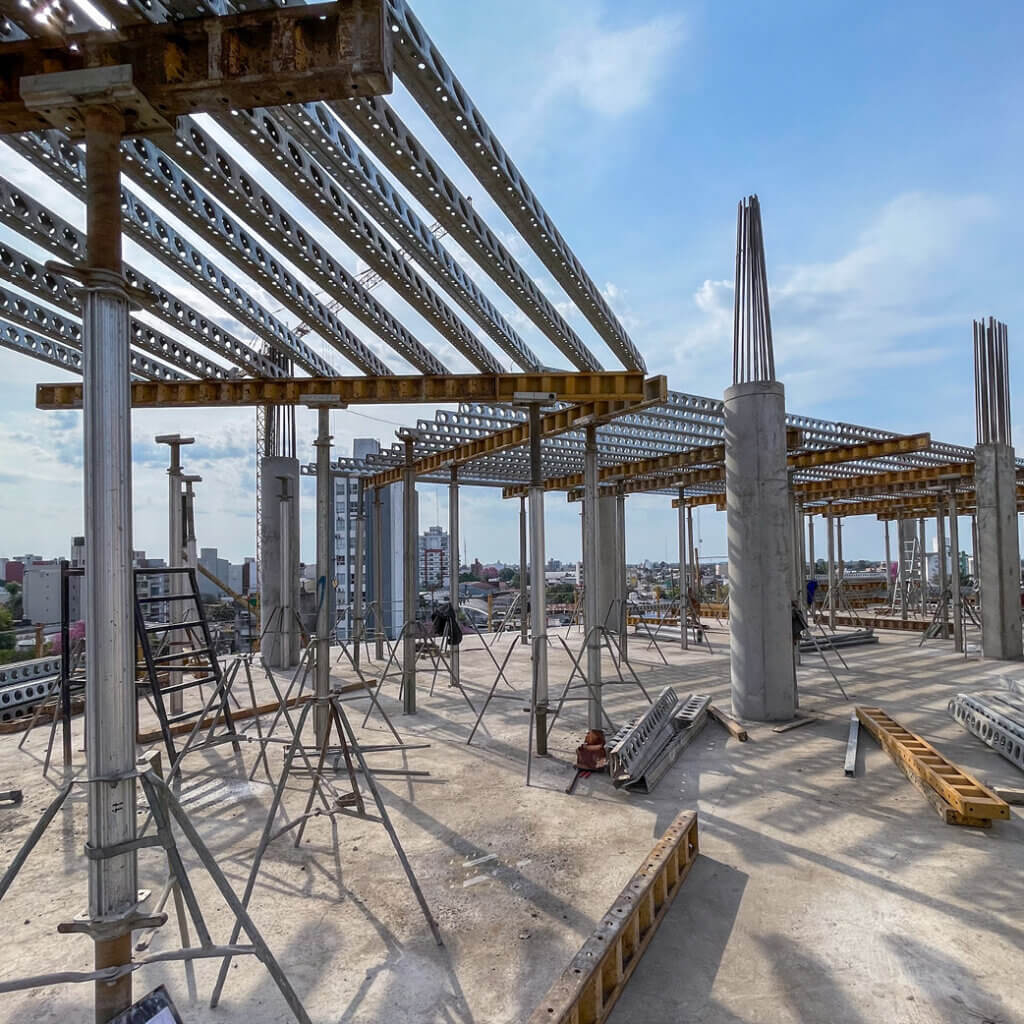 View of the E-Z DECK® shoring system from one of the floors of the three office towers. Each tower shares a similar floor plan and distinctive geometry created a unified headquarters built for the demands of modern public administration.
