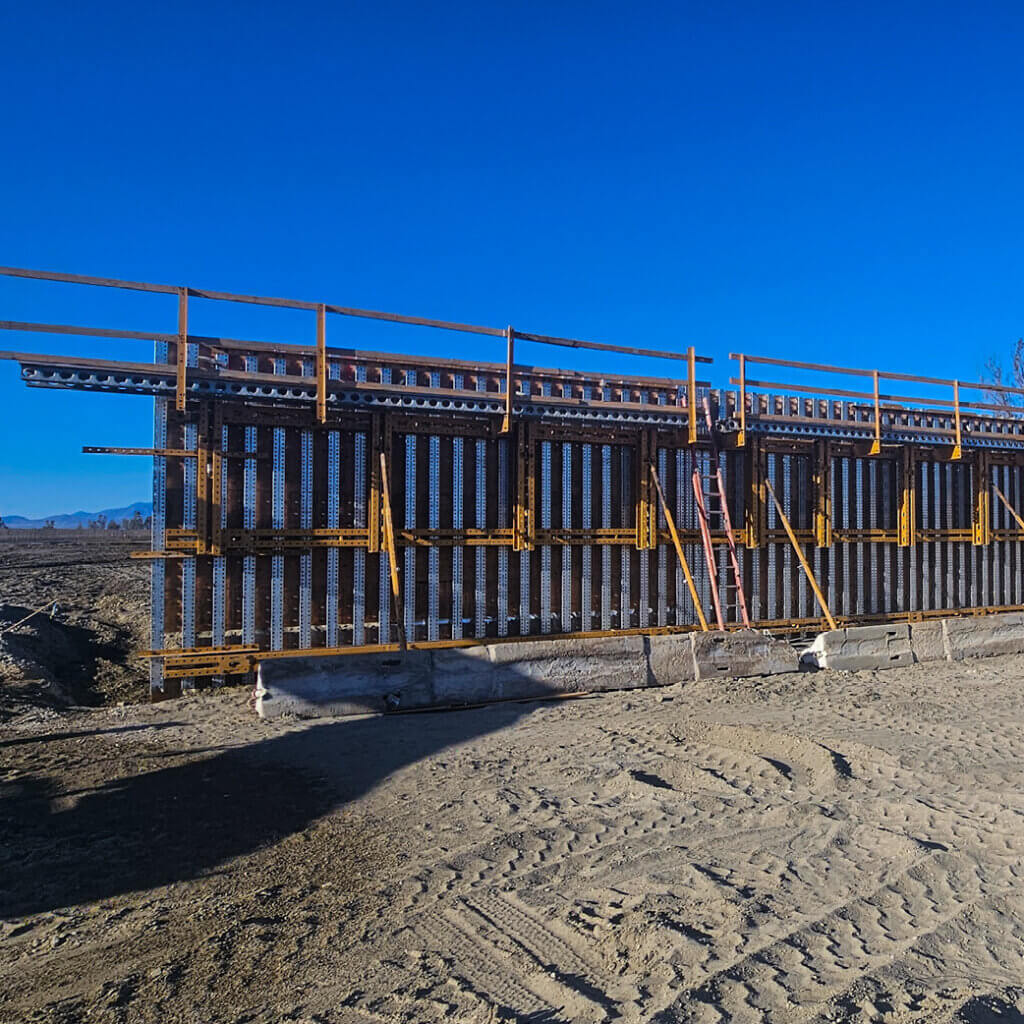 View of the gangs in place. Crews found teh preassembled gangs easy to cycle, rigid, and durable across repeated pours throughout the project.