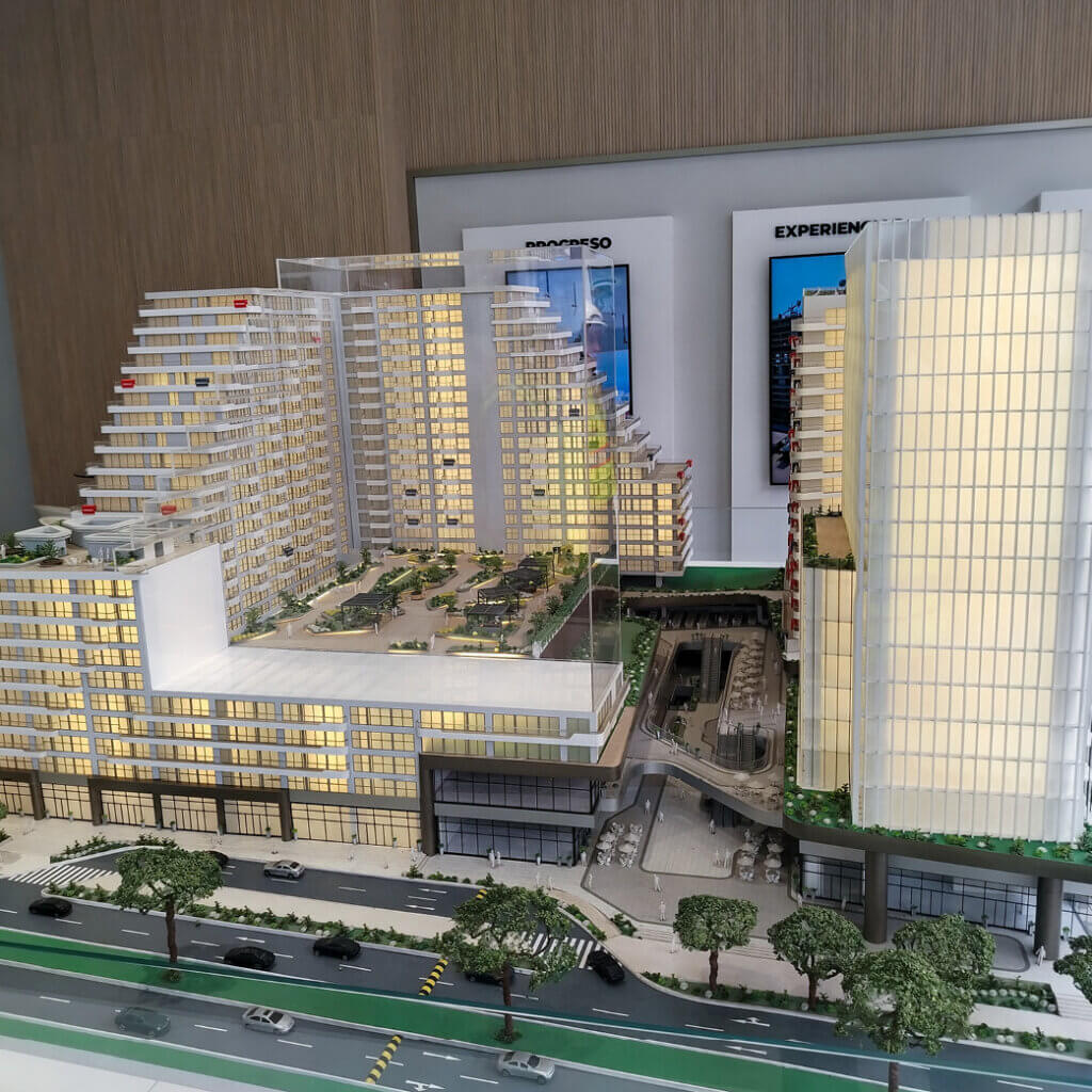 Physical model of the finished Marina City Center.