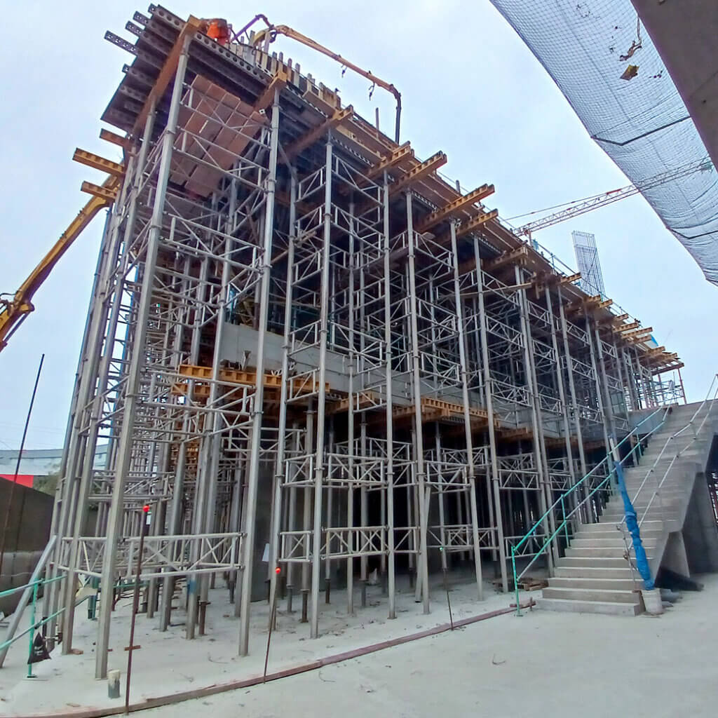 EFCO E-Z DECK® shoring system set up on site. Roughly 53,800 square feet of E-Z DECK® shored the entire area below until the beams gained strength, and a partial delivery would have stalled the whole tower.